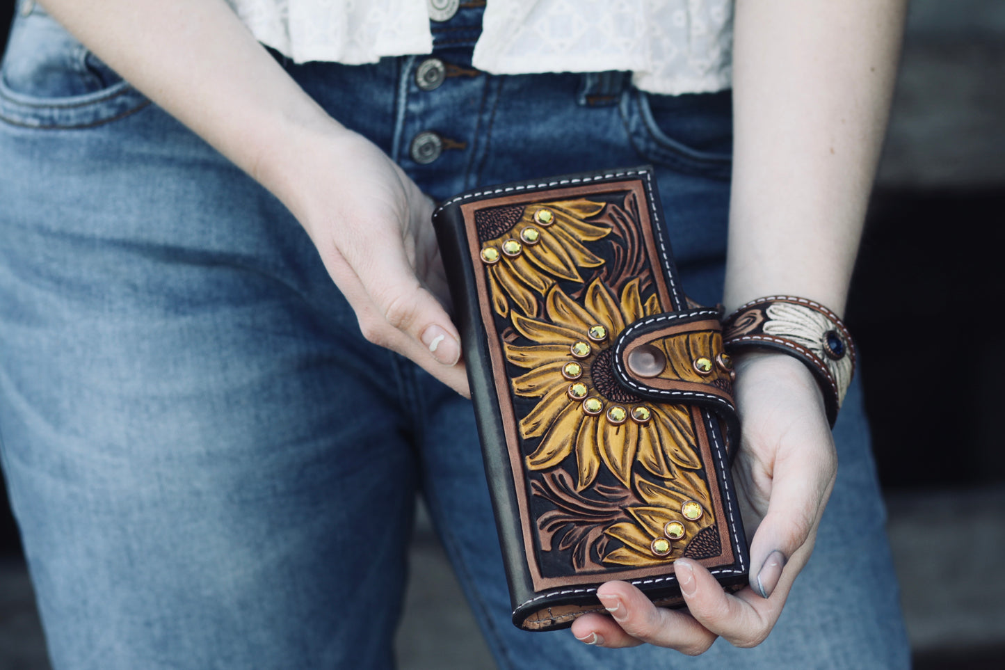 “Sunflowers”Snap Clutch